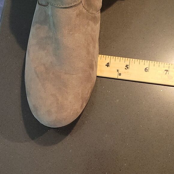 Joe Boxer sz 10 taupe suade boots - Picture 8 of 12